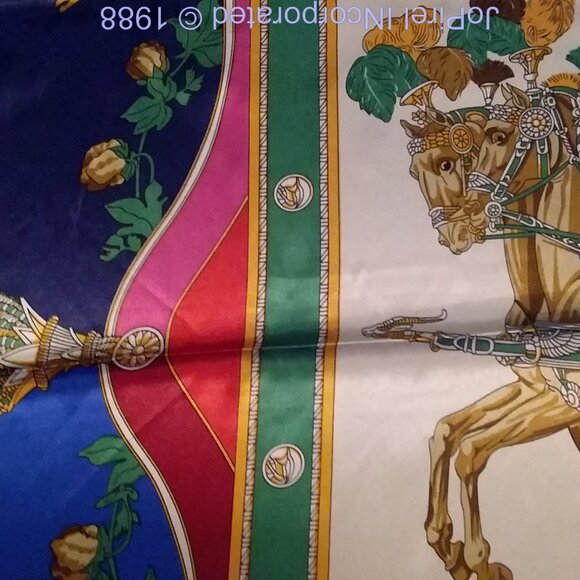 Designer Roman Chariot Horses Scarf - Picture 7 of 12